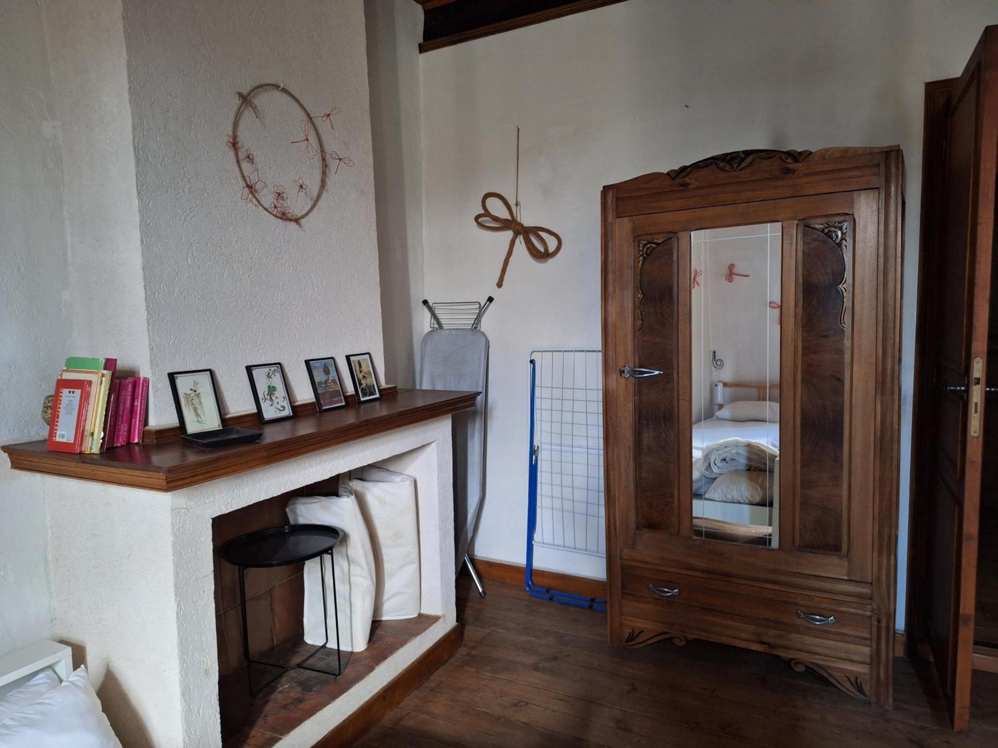 Maison Au Village Du Livre Montolieu Экстерьер фото